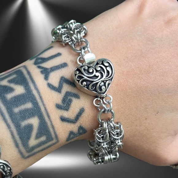 Maille stainless steel heart clasp bracelet . Handmade link chain - Picture 5 of 11